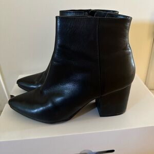 Aldo size 8.5 black heeled boots